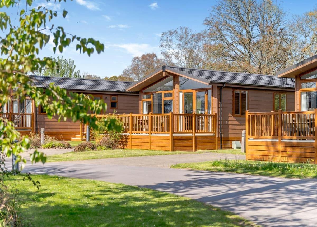 Wareham Forest Lodge Retreat Lytchett Minster Eksteriør billede